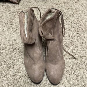 Brand NEW tan suede heel boots
